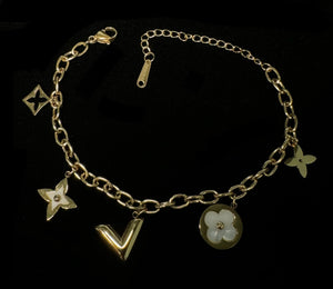 NEW LOU CHARM BRACELET